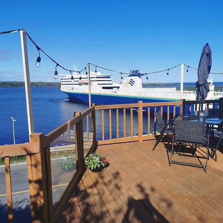 Starboard Side Guest House Channel-Port aux Basques Eksteriør billede
