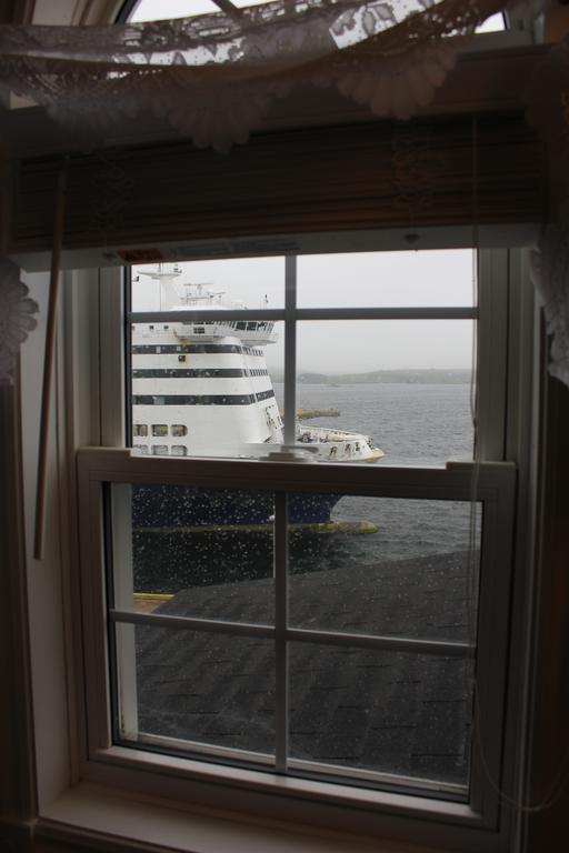 Starboard Side Guest House Channel-Port aux Basques Eksteriør billede